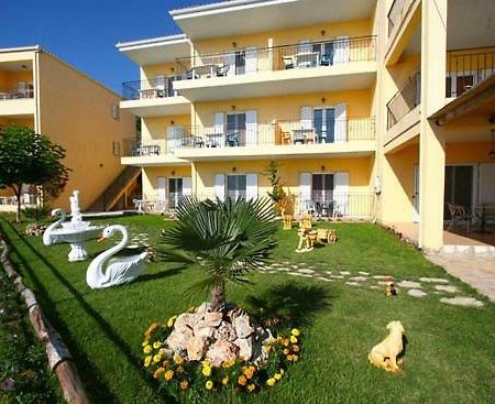 Alexios Apartments ペルディカ エクステリア 写真