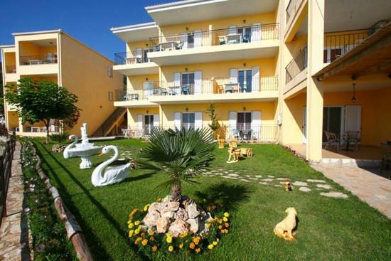 Alexios Apartments ペルディカ エクステリア 写真